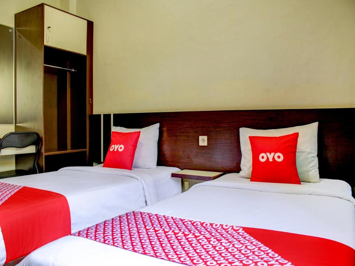 Oyo 90162 Remboelan Guest House Sungai Lutus Екстериор снимка